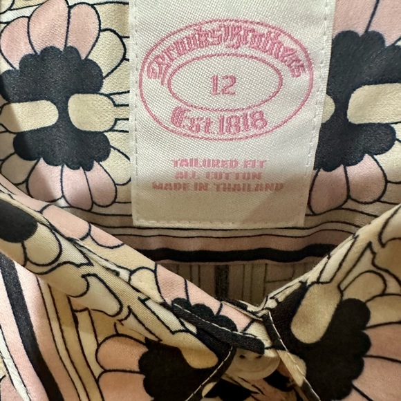 EUC Brooks Brothers Pink and Black Geometric-Floral Print Fitted Blouse Size 12 - Picture 4 of 7